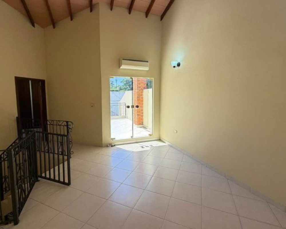 ff-154acf55c3a43a5b43621f2c654e92ba-ff-xx5